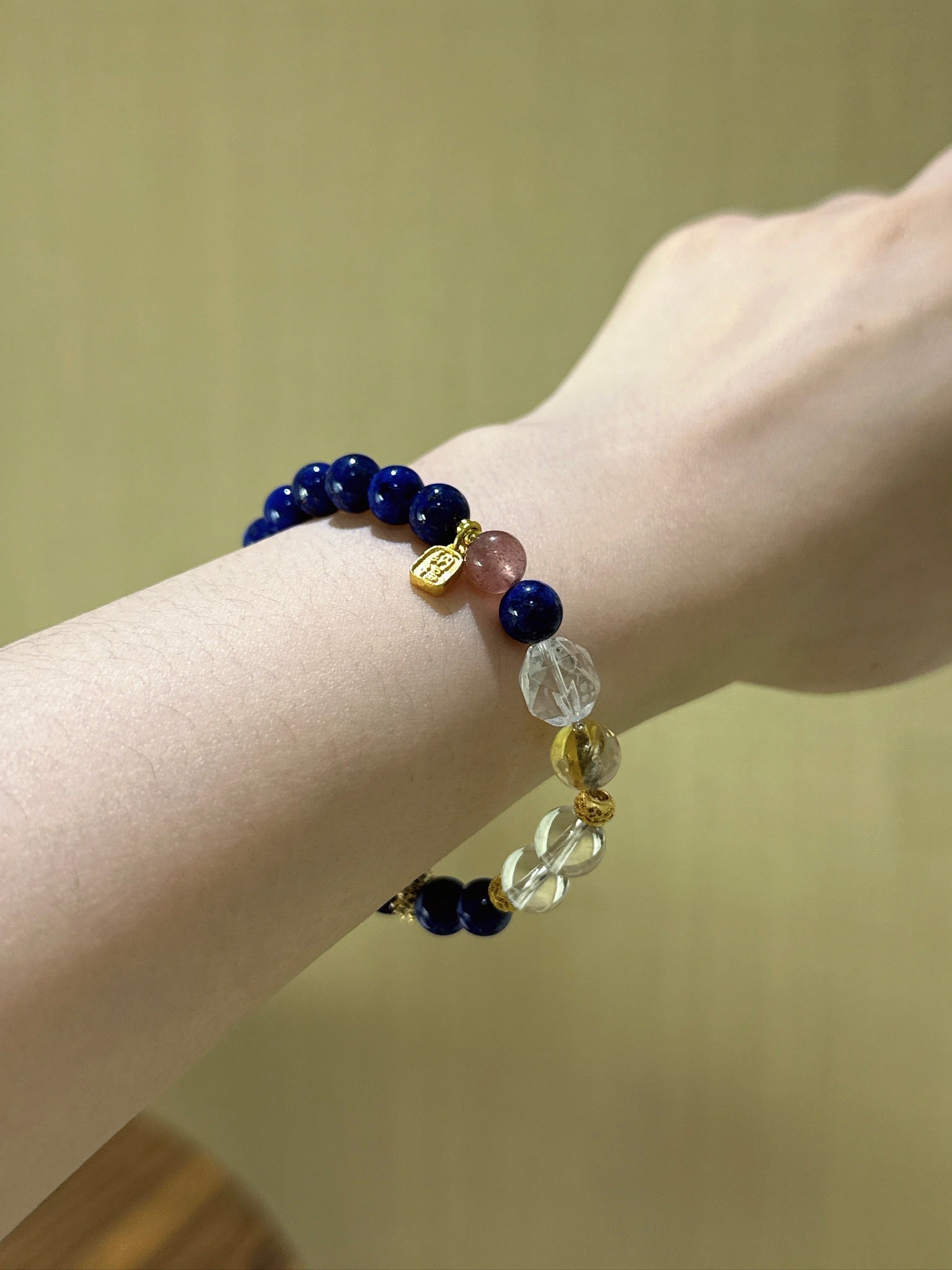 ▫️▪️ Lapis lazuli white crystal strawberry crystal bracelet